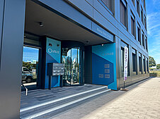 Außenansicht des LAB22 im Heidelberg Innovation Park, Standort für innovative Technologieunternehmen
