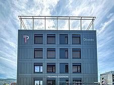Modernes Labor im LAB22 des Heidelberg Innovation Park mit hochwertiger Forschungsinfrastruktur