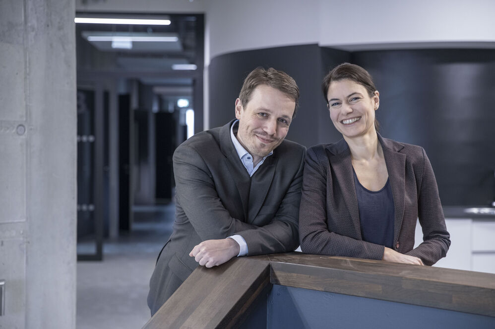 Die Gründer von ZentriForce Pharma: Dr. Katharina Schmid und Dr. Marius Schmid.